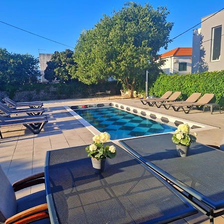 סלאטינה Holiday Home Nino With Amazing Swimming Pool מראה חיצוני תמונה