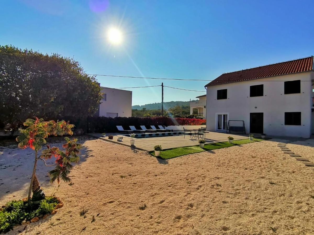סלאטינה Holiday Home Nino With Amazing Swimming Pool מראה חיצוני תמונה