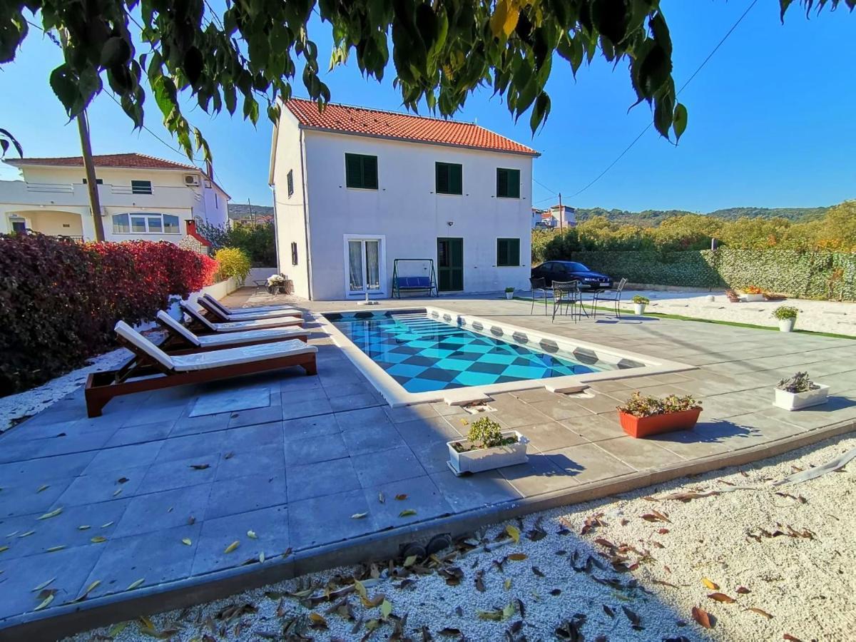 סלאטינה Holiday Home Nino With Amazing Swimming Pool מראה חיצוני תמונה